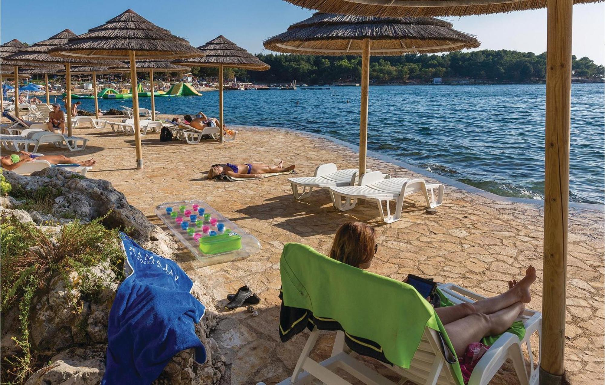 Stunning In With Kitchen Apartment Poreč