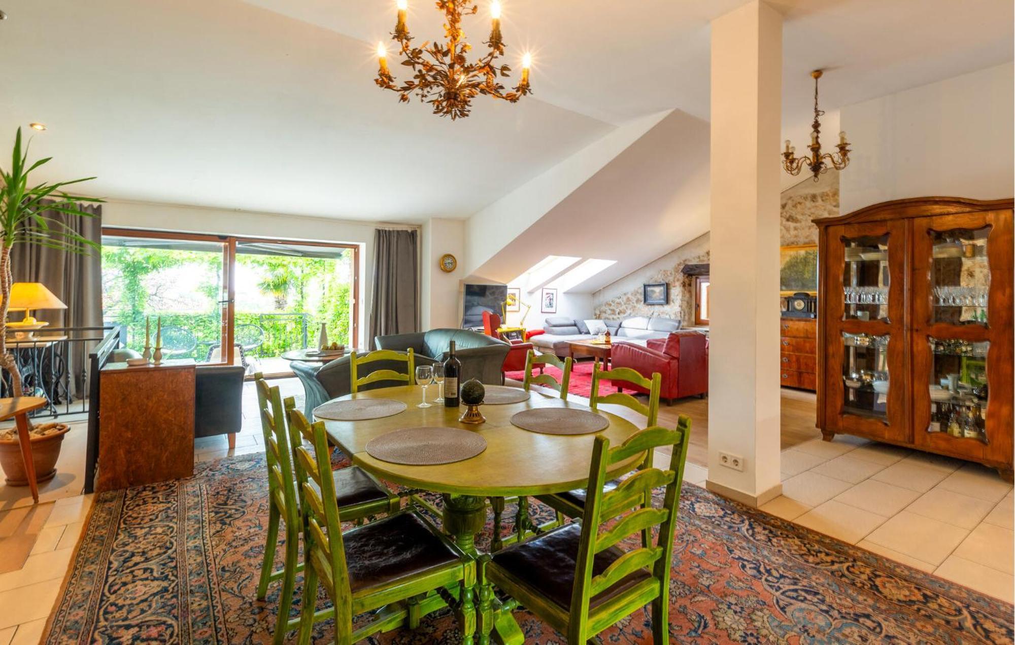 Stunning In With Kitchen Apartment