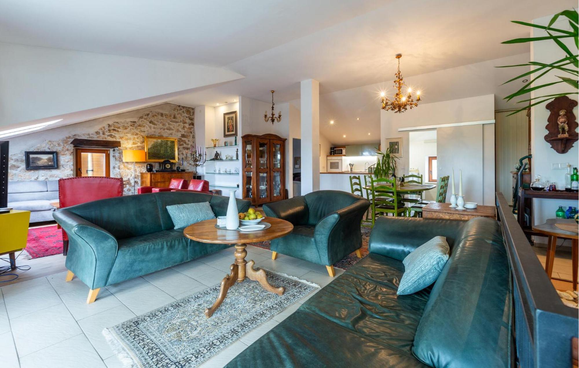 Stunning In With Kitchen Poreč