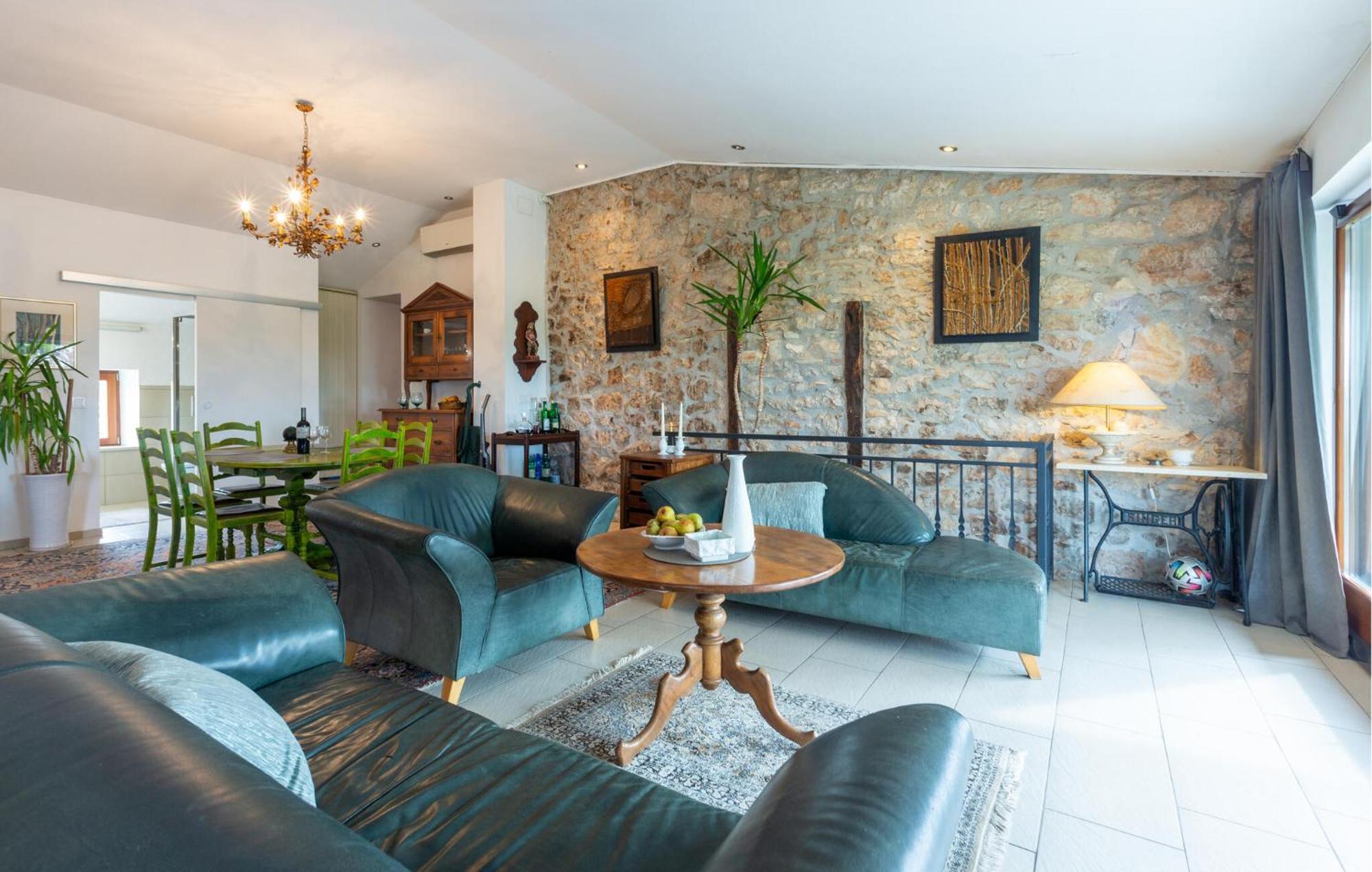 Stunning In With Kitchen